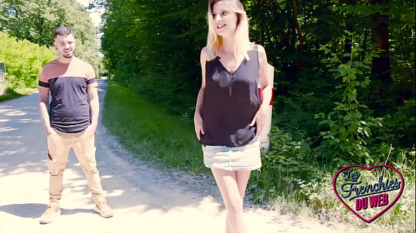Lucille, blonde coquine avec un joli petit cul