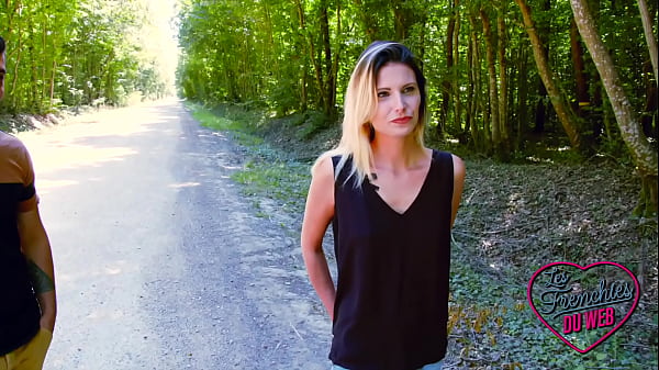 Lucille, blonde coquine avec un joli petit cul