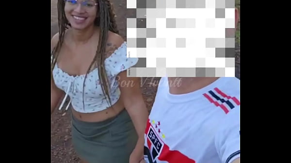 Meu Corninho Me Levou Na Praça Pra Achar Algum Comedor Dotado  (Cuckold)