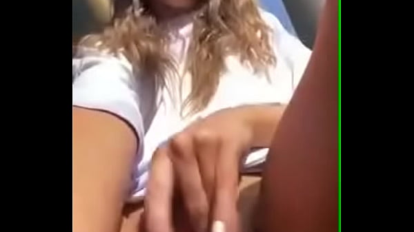 Se masturba en público mientras viaja