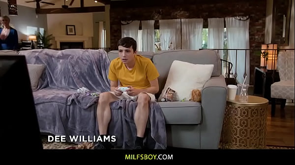 How can you play all day while I’m here with wet pussy?! – Dee Williams