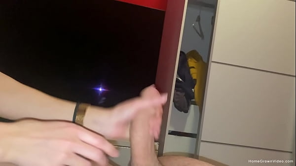 Skinny amateur brunette girlfriend takes it deep