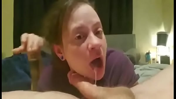 Amateur MILF Cumshot