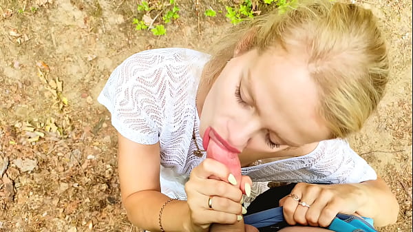 Married MILF lagged behind the tour group and was fucked right on the forest path