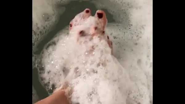 Footsie Girl Foot Bath Thumbnail