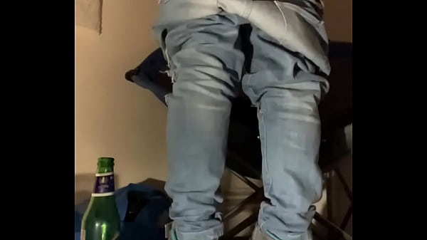 Girl shows me her pussy after the party Thumbnail