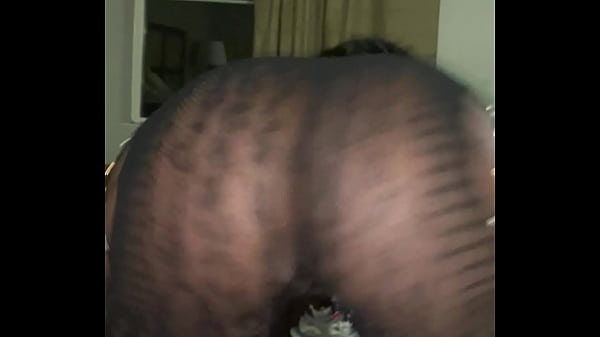 Horney African stripper Thumbnail