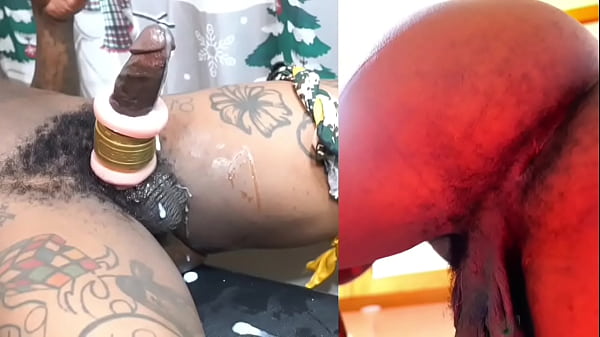 Nagy farkú férfi megalázza a szolgálólányt szájba élvezéssel