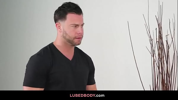 Seth enjoys Bella Luna’s wonderful sexy body and massage