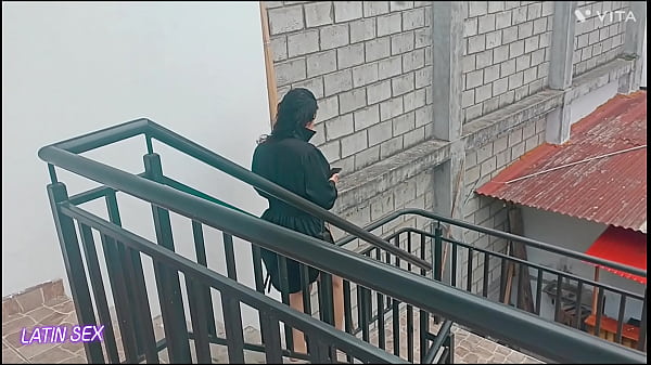 MI LATINO ME LLEVA A PASEAR Y DESPUES DA SU RICA VERGA