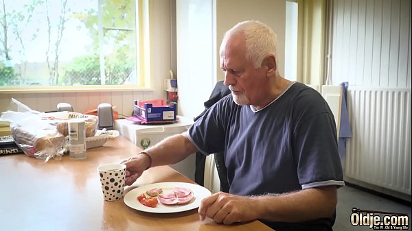 Nice wet blowjob from sexy young babe