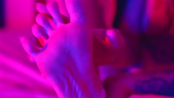 Latin Girl Sucks her Sexy Toes with Masturbation Thumbnail