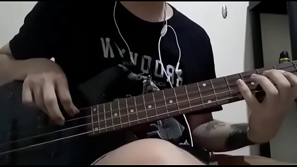 Raun Gilhermer playing one on his big instrument Thumbnail