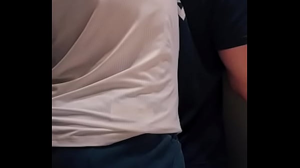 Llegaos del bar y mi amigo hetero dominante me folla salvajemente