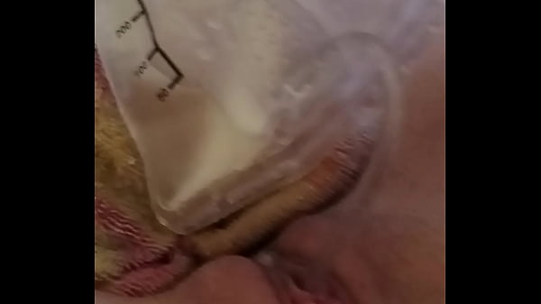 Catheter in wet pussy, can't stop peeing....