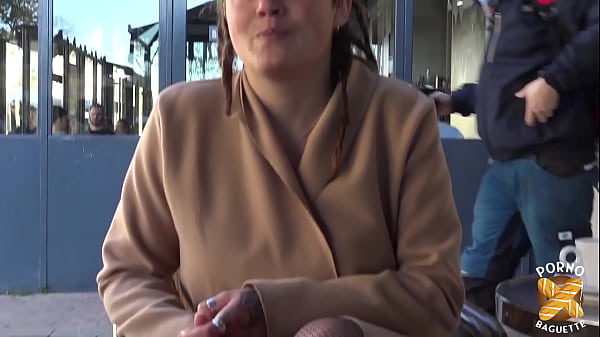 Lou, 20ans, insatiable jeunette à forte poitrine