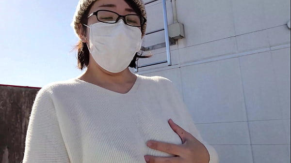 A married woman gets excited by outdoor masturbation：The full video is→https://www.xvideos.red/channels/aika-frau