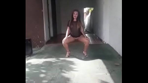 Novinha Bailando Funk Y Mostrando Su Coño XXX Video