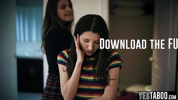 Barna hajú lány elcsábítja a testvére barátnőjét