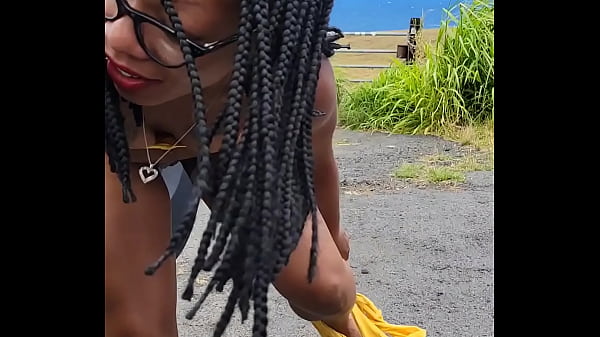 Slurping pee while sucking cock as people walk by us on high way