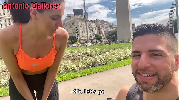 Argentinian Fitness Babe Gets Picked Up