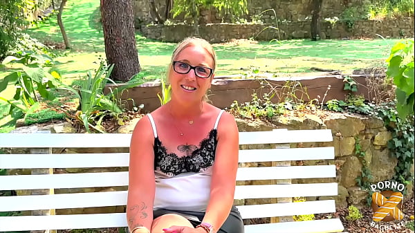 Marie, la milf blonde la plus coquine