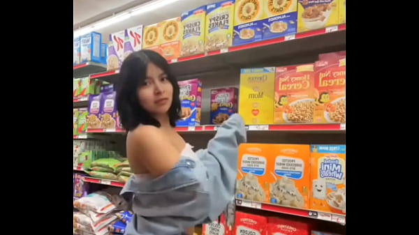 Camila showing off her nice ass in leggings Thumbnail