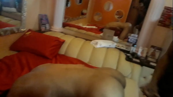 Bandido dotado comendo novinho safado