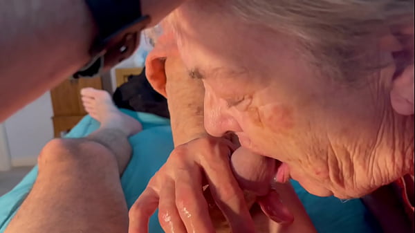 Cock Queen provides pleasure