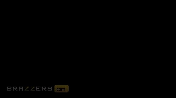 Big White Cock Fucks Hard Two Hotties (Manuel Ferrara, Madison Ivy) - Brazzers