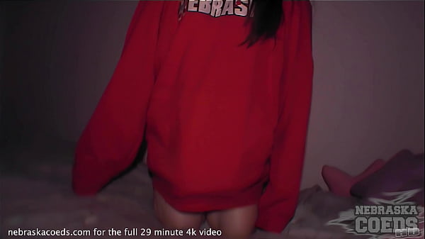 exhibitionist college girl flashing and showing her body outdoors