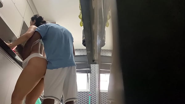 Ele me fodeu e e filmou escondido esse safado