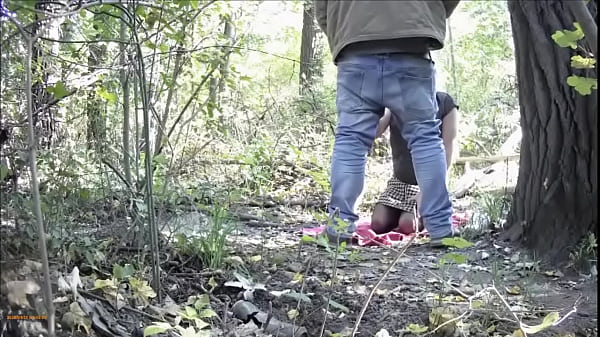 Sassi Lamotte Slut in the Wood Usado em Público, Lobau perto de Viena,