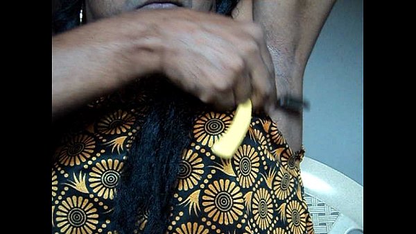 Indian girl shaving armpits hair by straight razor..AVI Xvideos Download - X.webhentai.info