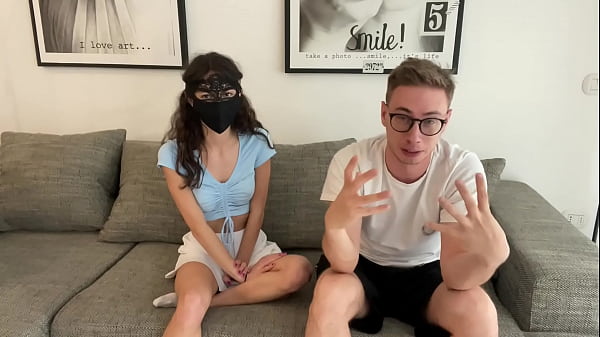 18 ANNI ITALIANA EVA GENEROSI FA IL SUO PRIMO VIDEO PORNO CON IL TORO MAX FELICITAS