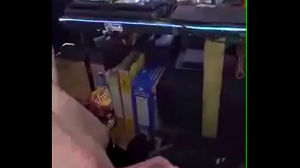 Dögös háziasszony mély torokszopással