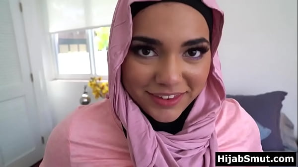 Thick muslim teen looses virginity to her stepuncle