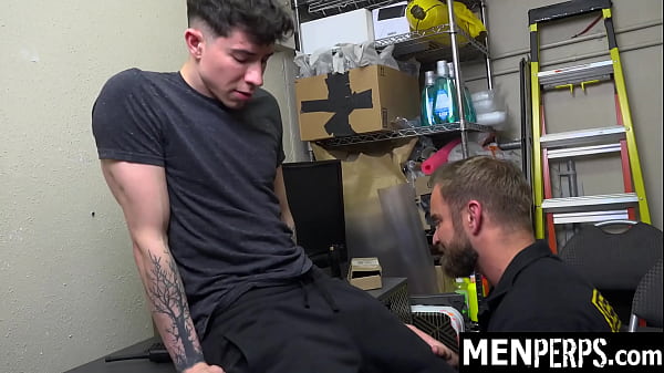 Innocent Man Turns Tables on Officer, Fucking Him Raw in Revenge – Menperps