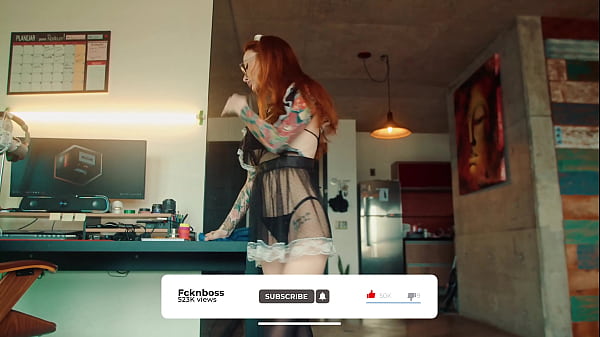 Ela veio toda se oferecendo e eu não resisti… tive que fuder a empregada.