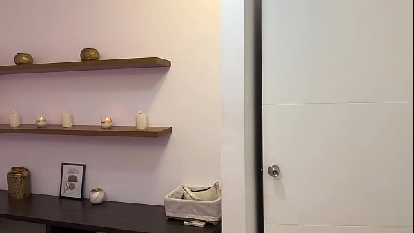 Venezuelan masseuse enjoys her client and gives him the massage of his life