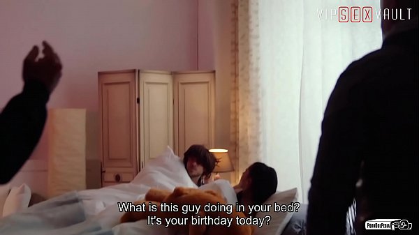 VIP SEX VAULT - What Are You Feeling When You're Doing It For The First Time - Apolonia Lapiedra