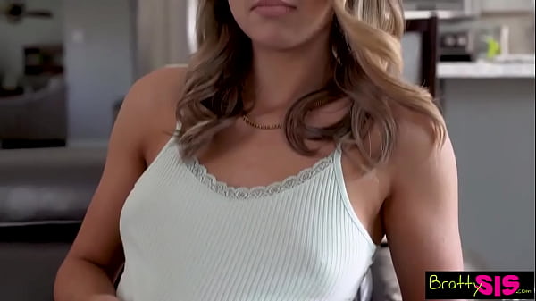 Jovem espanhola morena e gostosa adora transar. Tabu familiar