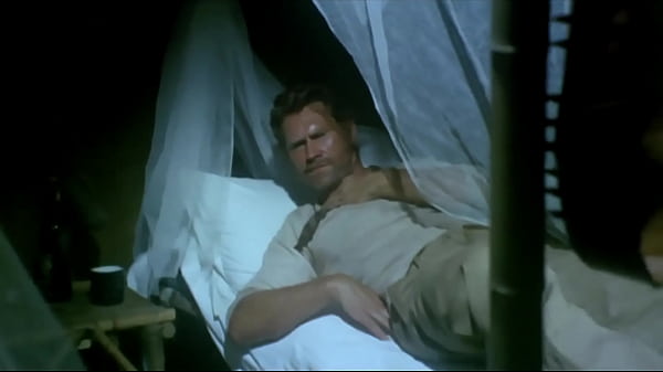 Esposa transa com negão na frente do marido