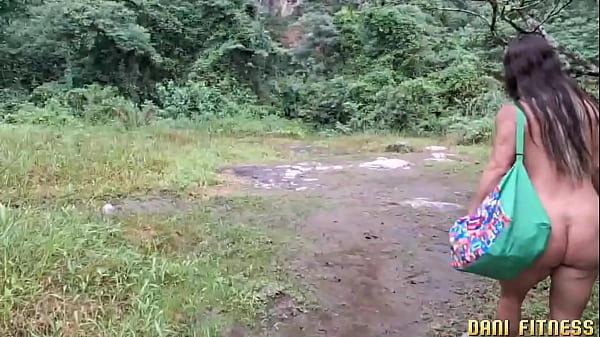 DANI FITNESS TOPA FAZER UMA TRILHA COM UM FA OLHA O QUE ACONTECEU MUITAS CHUPADAS E FODA GOSTOSA NO MEIO DA NATUREZA./ Produção Bolt Jones.