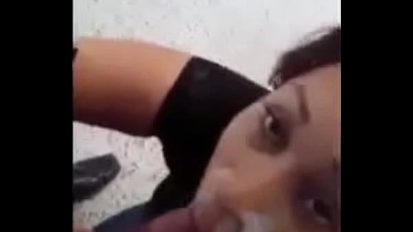 Negra da buceta grande amador Professora pagando boquete em sala de aula