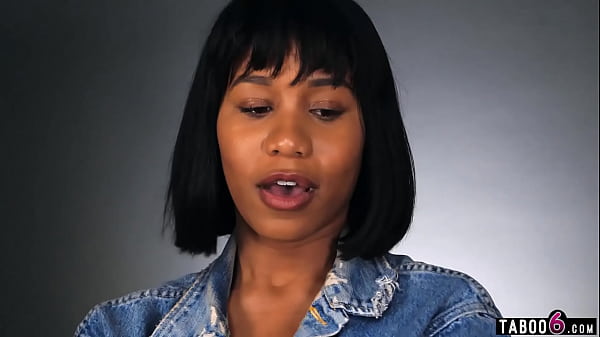 Ebony MILF babe Jenna Foxx shows us how women orgasm