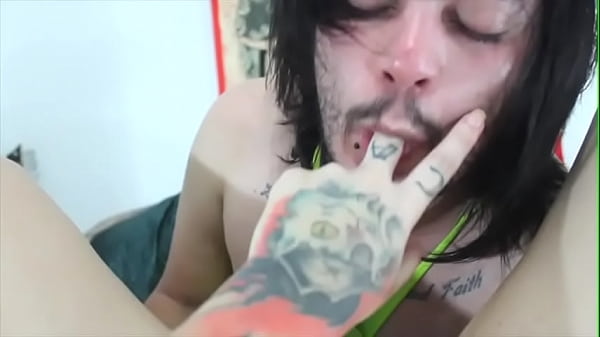 CORTES: CASAL REAL | CORNO OBEDECE A MULHER E COMO BOM CAPACHO FAZ TUDO O QUE ELA MANDA E FODE A BUCETA DELA ATÉ ELA MANDAR ELE PARAR | Jully DeLarge e Nick