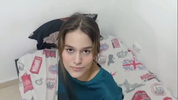 MINHA IRMÃ SAFADA COLOCOU MINHAS ROUPAS E DEPOIS ME EXIGE TIRAR E EU DOU UMA ÓTIMA FODA NA BUCETA ROSA DELA