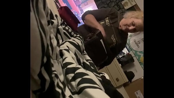 Aunt likes it when stroke