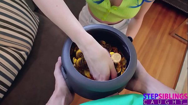 I'm Not Trying To Grab Your Tiny Dick I'm Trying To Find My Keys S12:E7